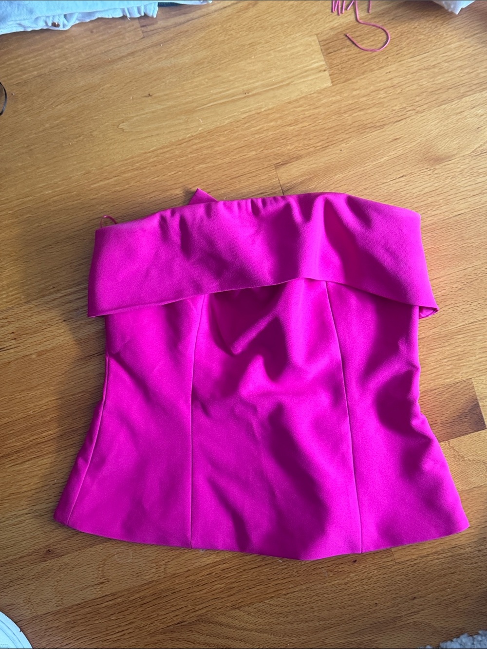 Express Strapless Off-Shoulder Top in Fuchsia